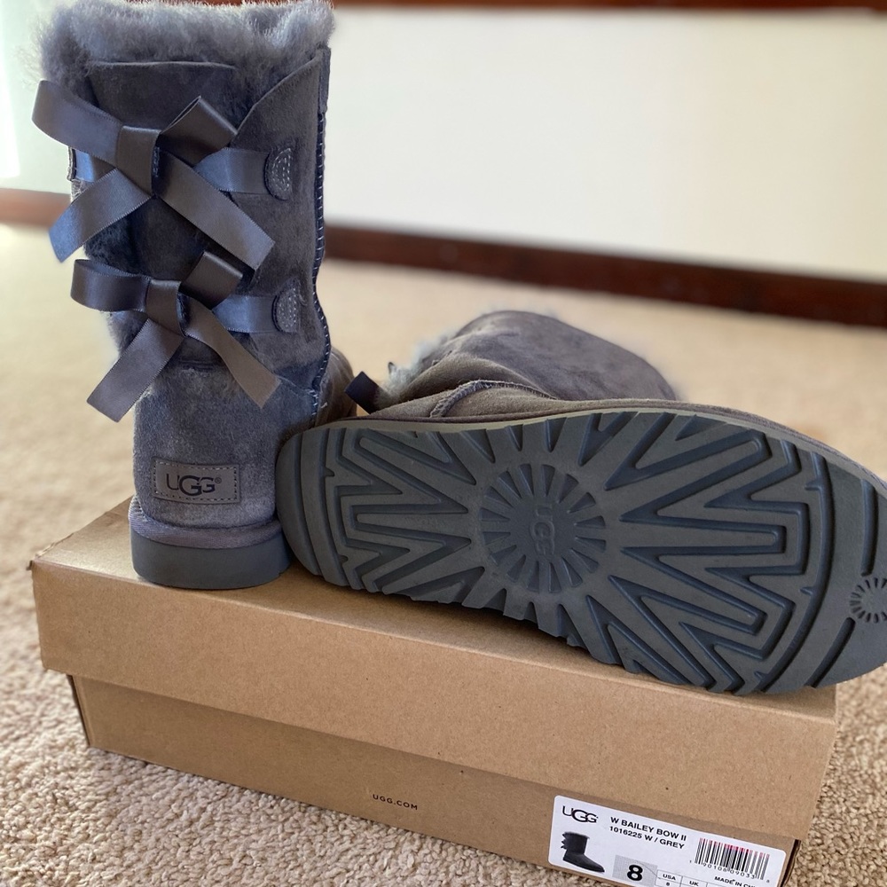UGG Womens Bailey Bow II Size 8 Grey